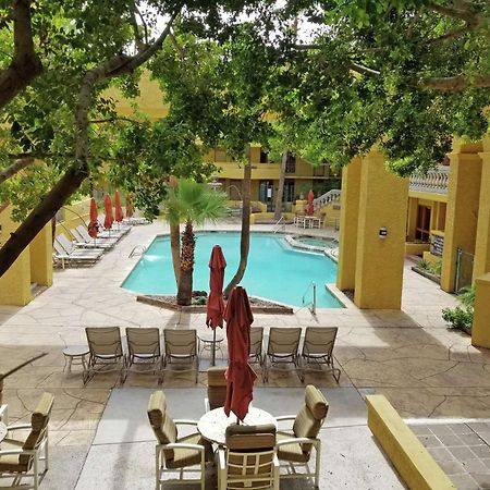 Hilton Phoenix Tapatio Cliffs Resort Bagian luar foto