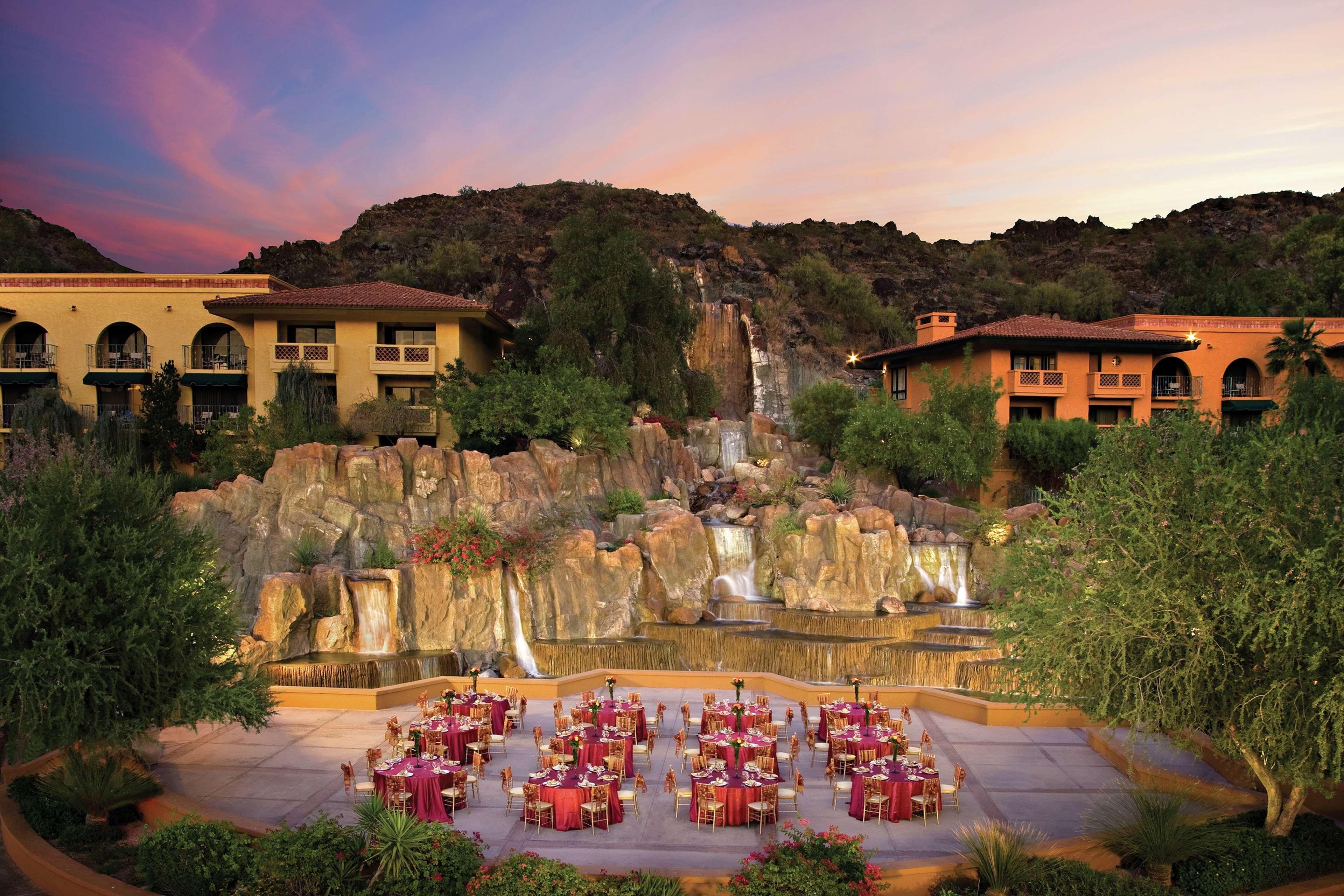 Hilton Phoenix Tapatio Cliffs Resort Bagian luar foto