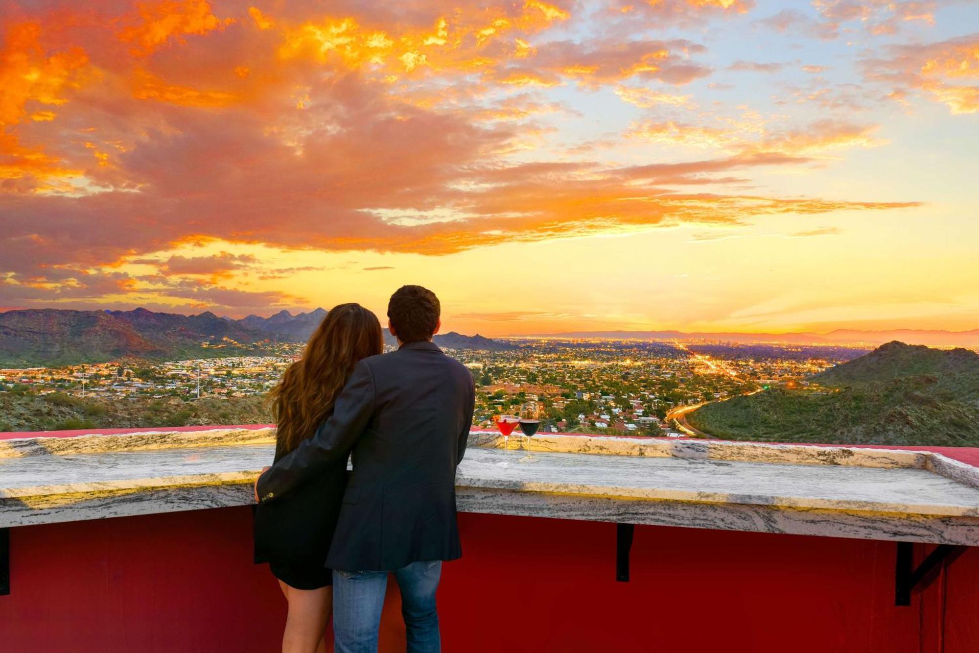 Hilton Phoenix Tapatio Cliffs Resort Bagian luar foto