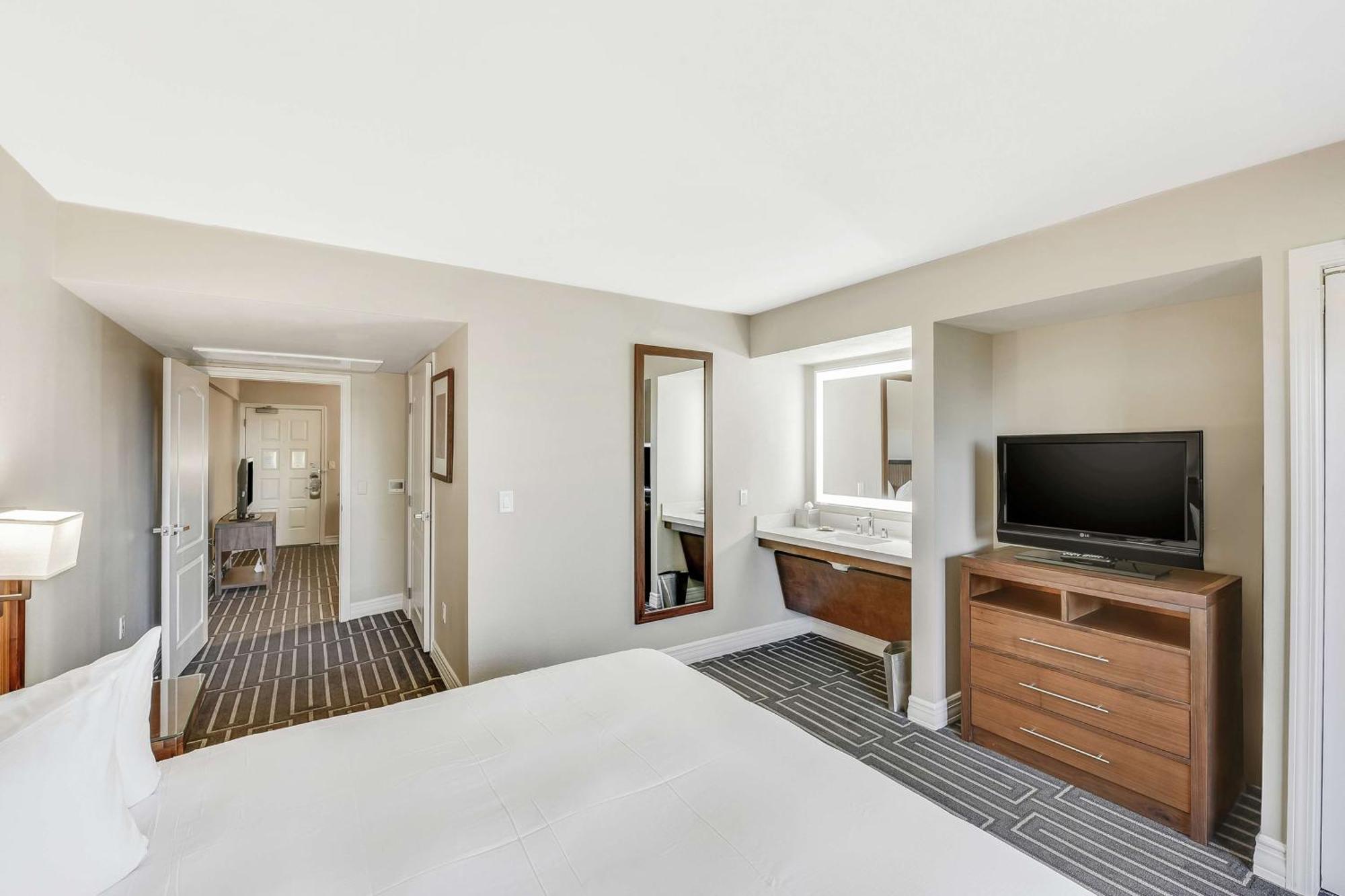 Hilton Phoenix Tapatio Cliffs Resort Bagian luar foto