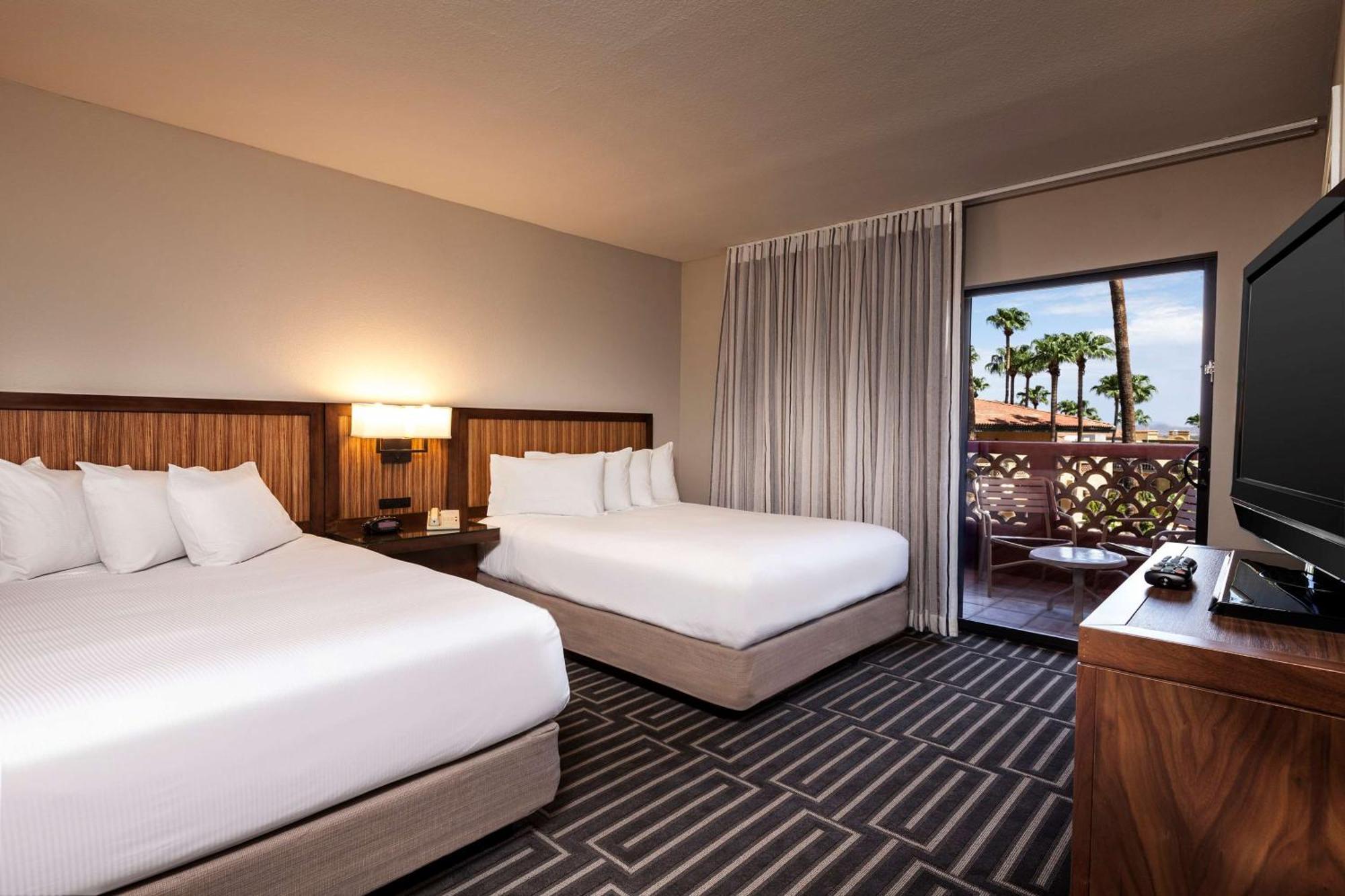 Hilton Phoenix Tapatio Cliffs Resort Bagian luar foto