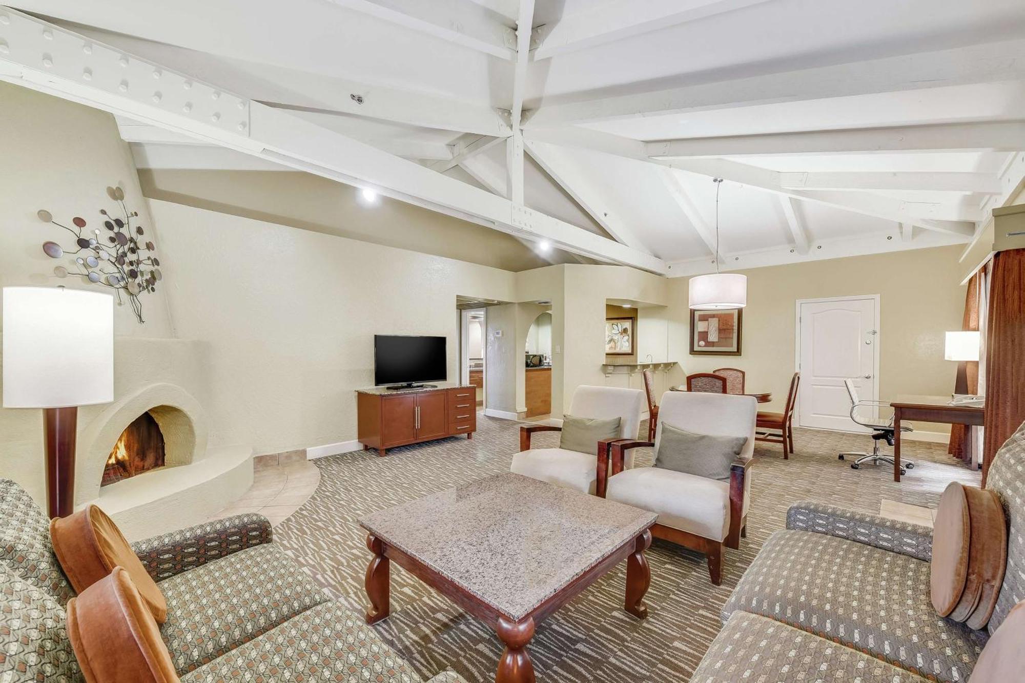 Hilton Phoenix Tapatio Cliffs Resort Bagian luar foto