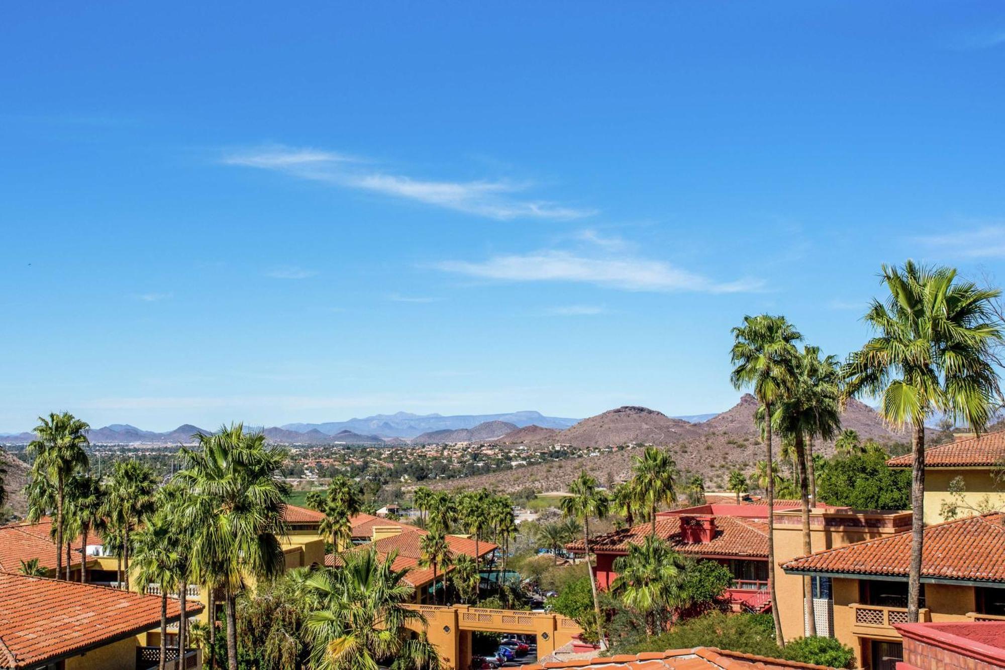 Hilton Phoenix Tapatio Cliffs Resort Bagian luar foto
