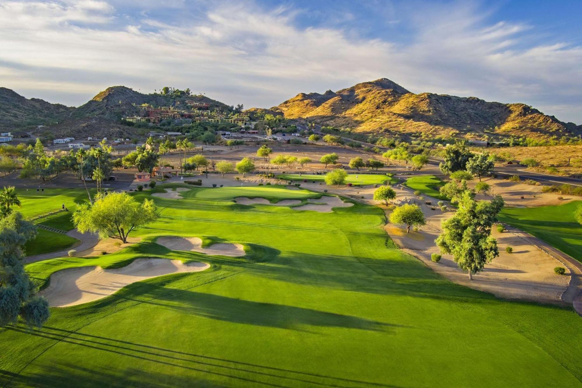 Hilton Phoenix Tapatio Cliffs Resort Bagian luar foto